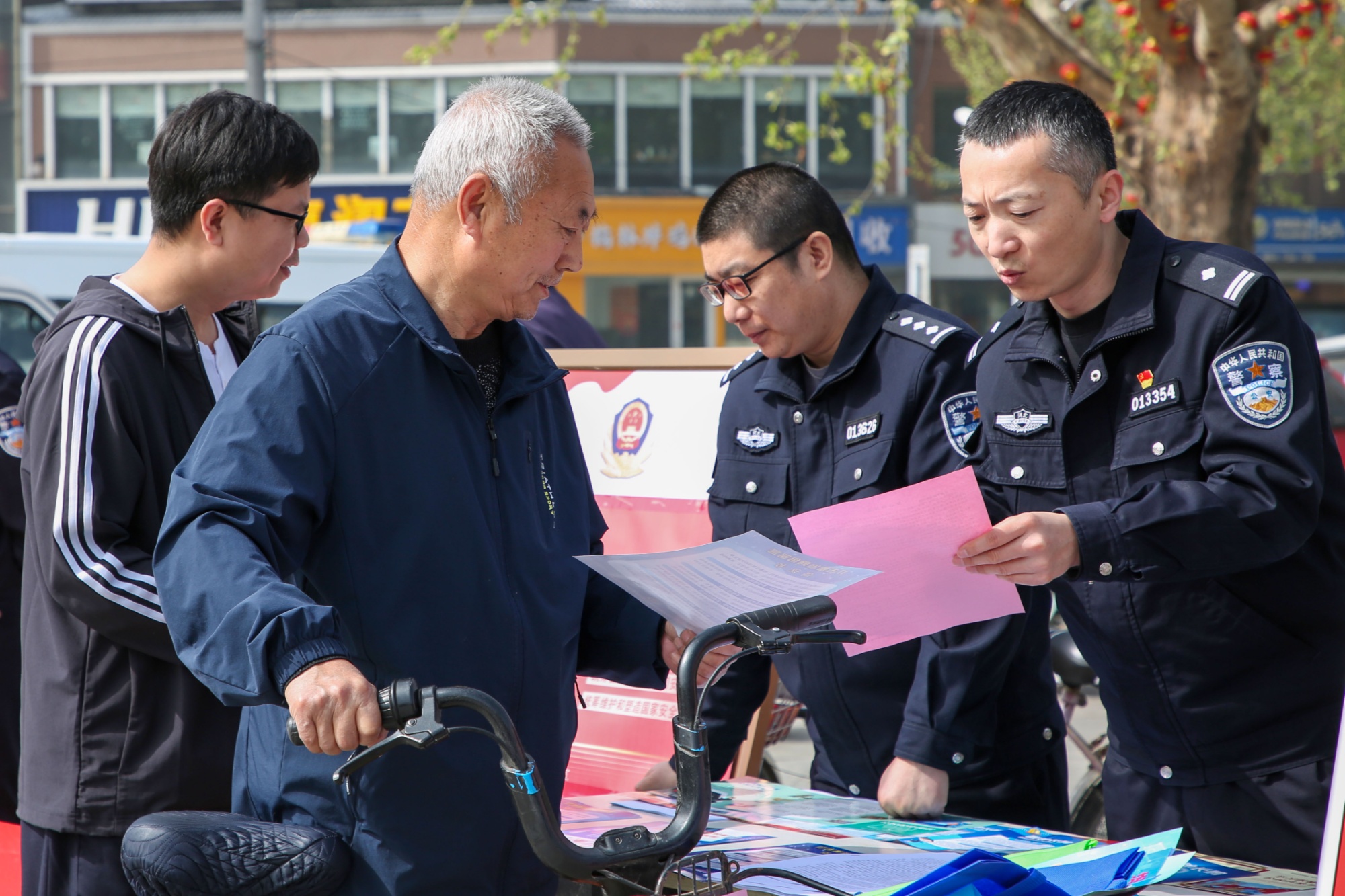 BB电子晋州市举行全民国家安全教育日普法宣传活动(图1)