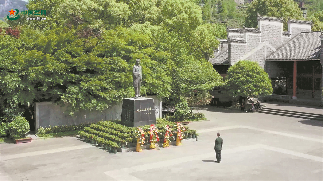 一人寻根、多人受教这堂由士兵讲的教育课广受好评!BB电子(图2)